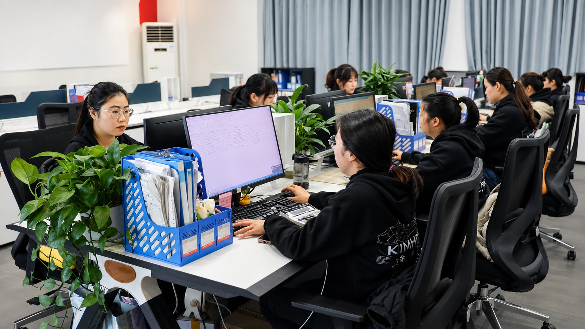 The Maisen team at work in the Foshan office